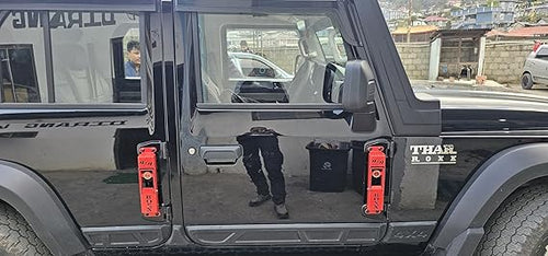 THAR DOOR HINGES